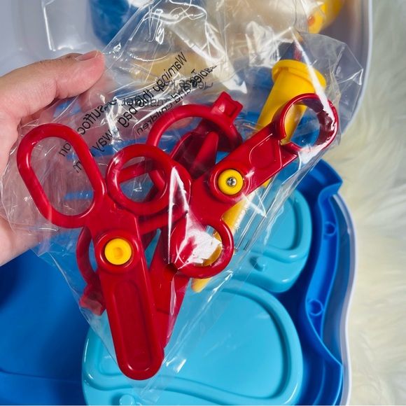 New 15Pieces Doctor Kids toy Set for 3+ /Little Doctor Medical Center - Picture 5 of 9